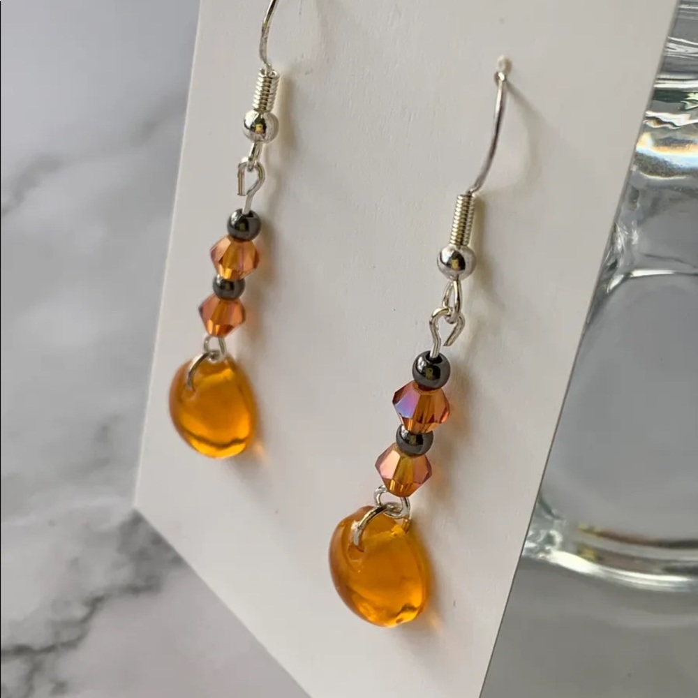 Small flat back orange circle drop earrings